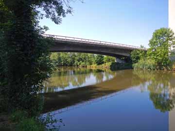 Werra – Blick auf die Brücke der L1021 Höhe Werratalbrücke