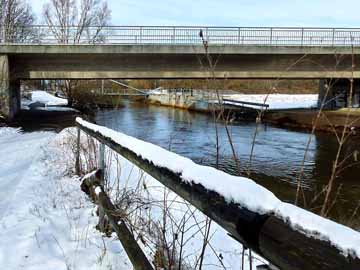 Erft – Brücke der L213 und Brücke Bandstraße