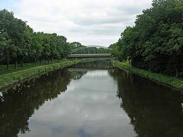 Dortmund-Ems-Kanal (DEK) – Blick von der Kohschulten-Brücke Richtung Brücke B213