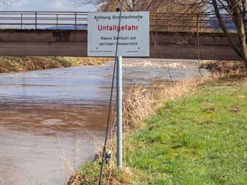 Leine – die Leine bei leichtem Hochwasser