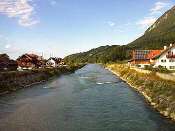 Loisach – Blick von der Brücke, flussabwärts