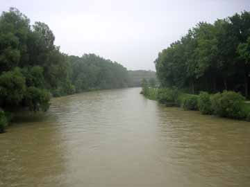 Iller – Brücke Ulmer Straße, Blick flussaufwärts