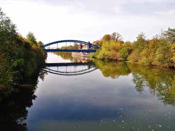 Lippe – Aufnahme oberhalb Brücke Fährstraße und Bootshaus