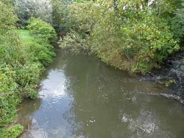 Bega – Blick von der Brücke Bielefelder Straße flussaufwärts