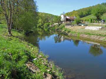 Fränkische Saale – Höhe Roßmühle, Blick flussabwärts Richtung Michelau