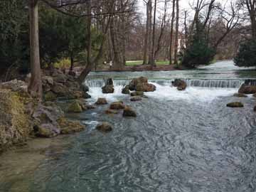 Eisbach (Isar) – Blick auf Eisbach und Schwabinger Bach