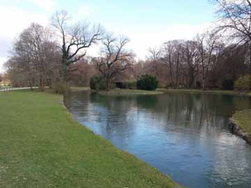 Schwabinger Bach – Schwabinger Bach an der Insel mit Japanischem Teehaus