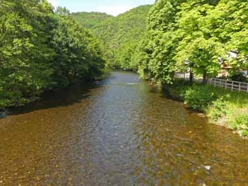 Rur – Blick von der Brücke Rurweg flussabwärts