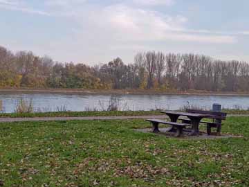 Rhein – Aufnahme Höhe Eisenbahnbrücke