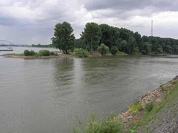 Rheinhafen Neuss – Rheinmündung