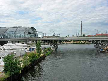 Humboldthafen – südliche Kanalzufahrt am Hauptbahnhof