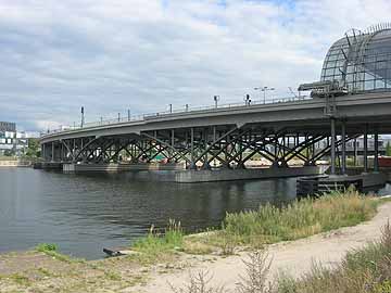 Humboldthafen – Eisenbahnbrücke zum Hauptbahnhof