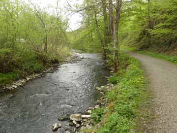 Leppe – die Leppe Höhe Sportpark, Blick flussaufwärts