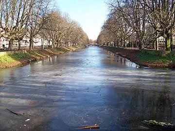 Lindenthaler Kanal, Bereich Clarenbachstraße – Blick aus Richtung Brucknerstraße