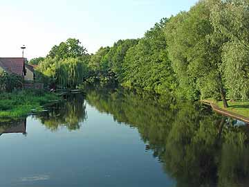 Spree – Straßenbrücke Leibsch flussabwärts