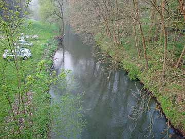 Sülz – Straßenbrücke Altenrath flussaufwärts