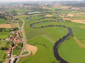 Regen – Blick flussabwärts Richtung Cham