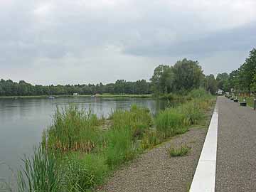 Badesee Ertingen – Blick vom Nordufer Richtung Westen