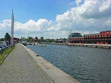 Hansahafen – Blick nach Westen Richtung Drehbrücke