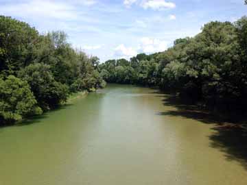 Isar – Blick von der Fußgängerbrücke flussabwärts