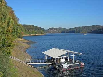 Wahnbachtalsperre – Steganlage an der Staumauer