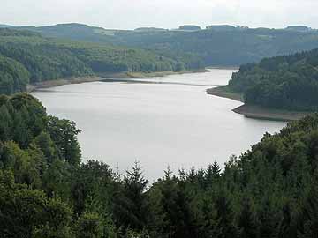 Wiehltalsperre – Blick vom Aussichtspunkt Höhe Schemmerhausen