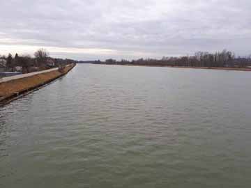 Inn – Blick von der Straßenbrücke stromaufwärts