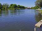 Donau – Aufnahme Höhe Donauwiese, Blick flussaufwärts