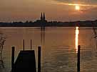 Ruppiner See – Sonnenuntergang mit Blick auf die Klosterkirche