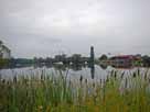 Heuchelheimer Badesee&nbsp;(Heuchelheim / Gießen)&nbsp;&ndash;&nbsp;Blick auf das Wasserski-Zentrum am Nordufer