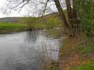 Fränkische Saale – Blick flussaufwärts Richtung Ortschaft