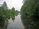 Schwentine – Fußgängerbrücke Höhe Kläranlage, Blick Richtung Brücke B 76